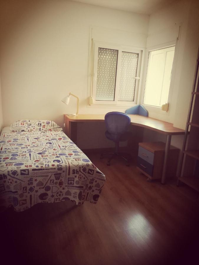 Apart Figueres Appartement Figueres  Buitenkant foto